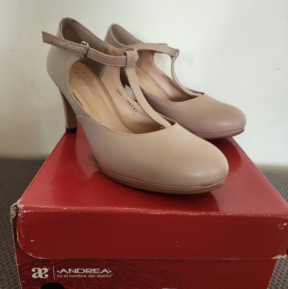 ANDREA FENZI Women's Nude Heels - Picture 6 of 8